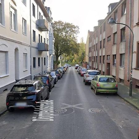 - Chilliges Zimmer In Dusseldorf Mit Balkon & Kuche; Big Tv And Bed - Ngoại thất bức ảnh