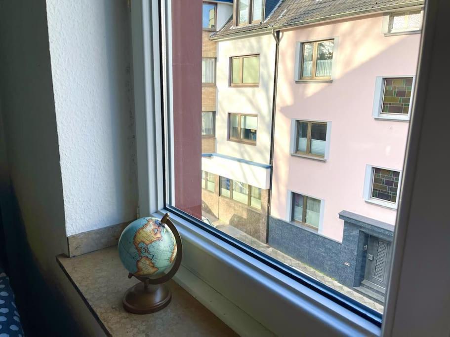 - Chilliges Zimmer In Dusseldorf Mit Balkon & Kuche; Big Tv And Bed - Ngoại thất bức ảnh