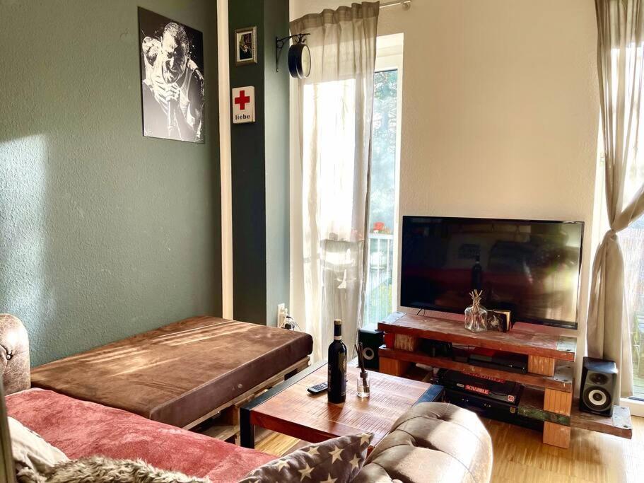 - Chilliges Zimmer In Dusseldorf Mit Balkon & Kuche; Big Tv And Bed - Ngoại thất bức ảnh